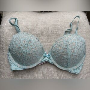 Victoria's Secret Dream Angels Push-Up Floral Lace Bra in Soft Blue